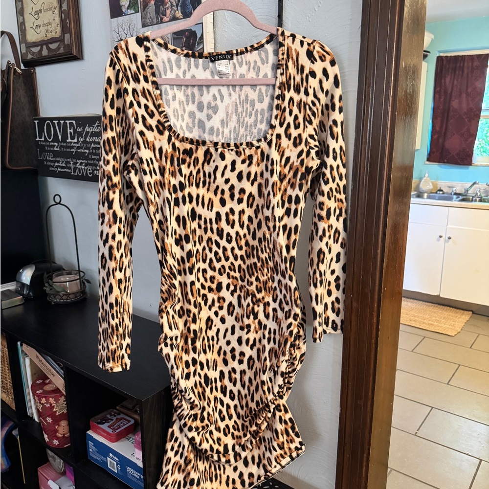 VENUS Animal Print Long Sleeve Dress